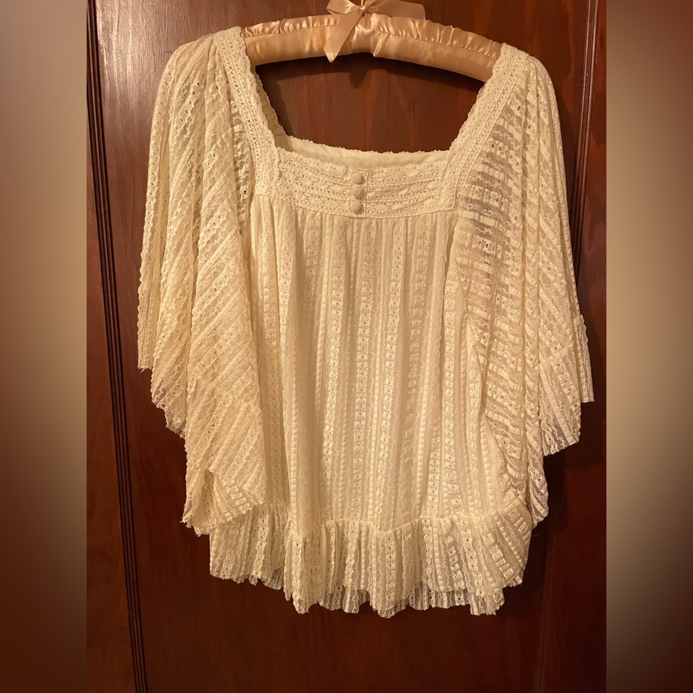 NWOT NY Collection cream mid length sleeve dolman lace boho top, medium